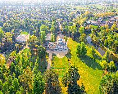 Sabahları Chiswick bahçelerinin hava manzarası, İngiltere.