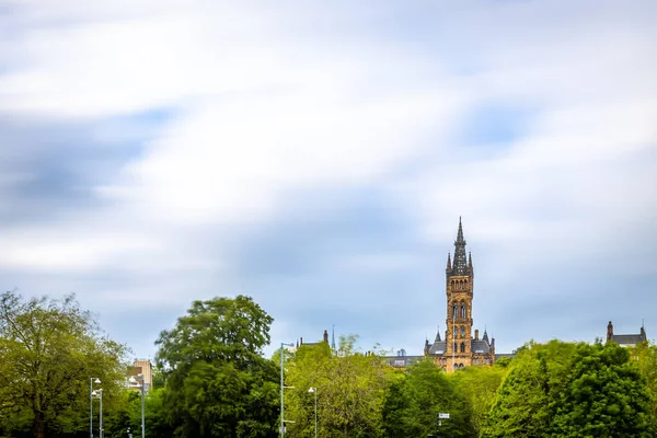 Kilátás Glasgow Egyetem Felhős Napon Skócia — Stock Fotó