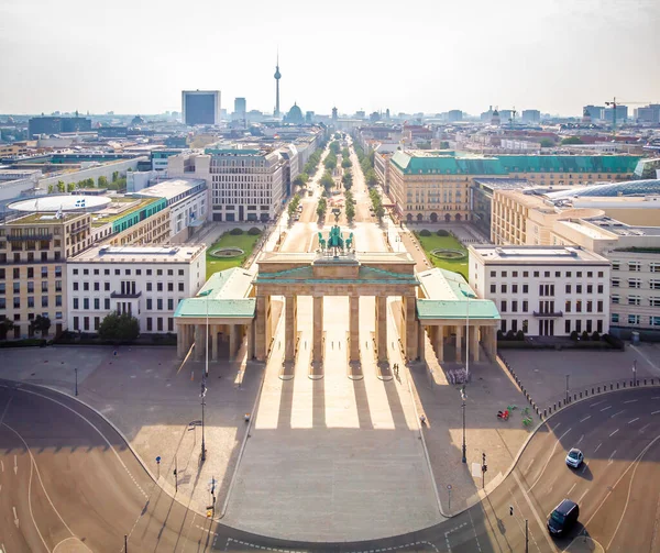 Brandenburgi Kapu Nyári Napfelkelte Után Berlin — Stock Fotó