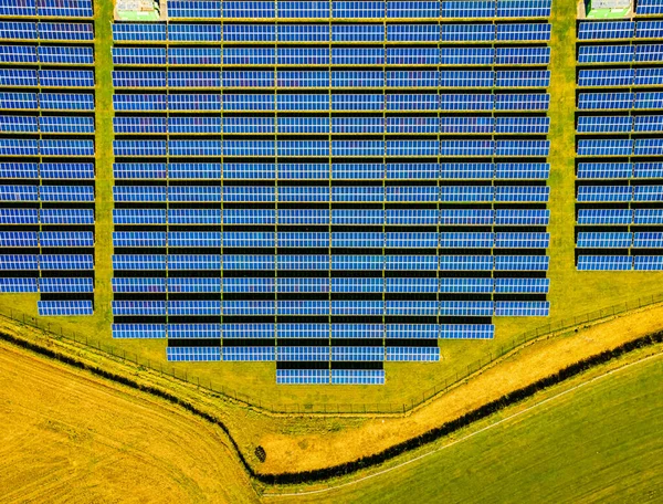 Luchtfoto Van Zonnebatterijen Veld Het Engelse Platteland — Stockfoto