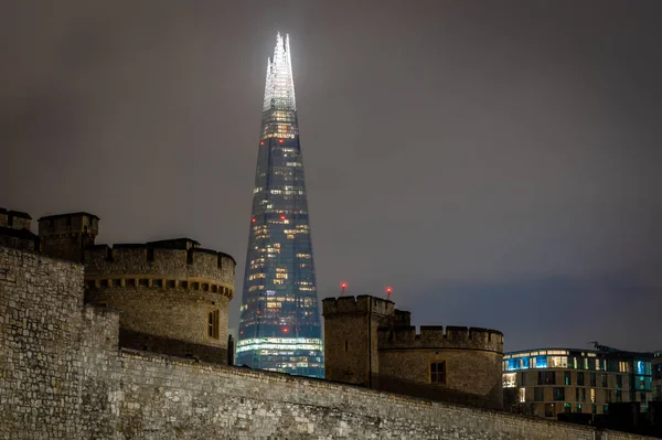 Widok Tower London Odłamkiem Tle Londyn — Zdjęcie stockowe