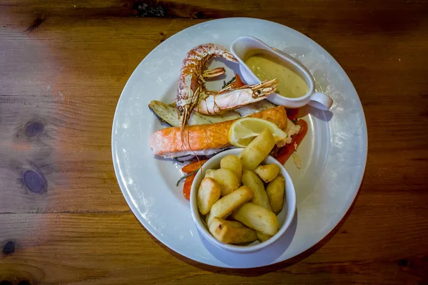 Makanan Laut Goreng Piring Pub Inggris — Stok Foto