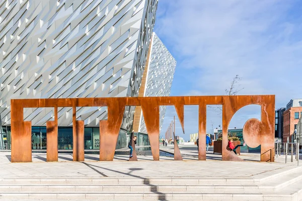 Titanic Belfast Pela Manhã — Fotografia de Stock