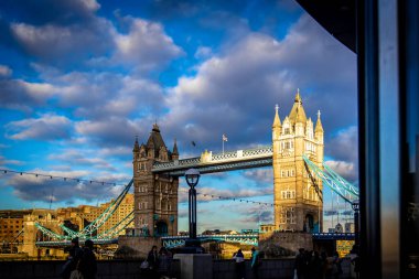 Kule Köprüsü kış günbatımında