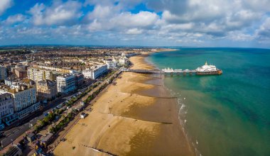 İngiltere 'de yazın Eastbourne' un hava manzarası