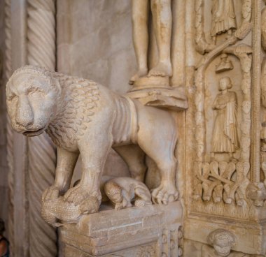 Hırvatistan 'ın Trogir kentindeki Cattedrale di San Lorenzo' nun Ayrıntıları