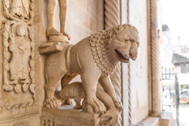 Hırvatistan 'ın Trogir kentindeki Cattedrale di San Lorenzo' nun Ayrıntıları