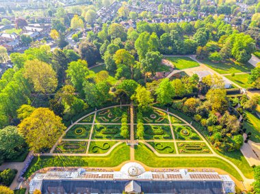 Sabahları Chiswick bahçelerinin hava manzarası, İngiltere.
