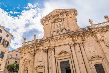 Hırvatistan 'da yaz aylarında Dubrovnik' in eski kent manzarası