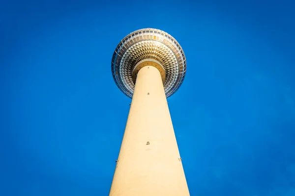 Berliner Fernsehturm Nyáron Este Berlinben — Stock Fotó