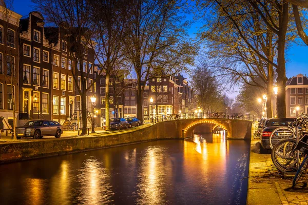 Vista Noturna Dos Canais Amsterdã Países Baixos — Fotografia de Stock