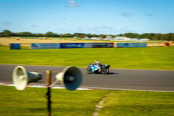 Moto Racing Het Engelse Platteland — Stockfoto