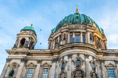 Akşamları Berlin 'de Berlinler.