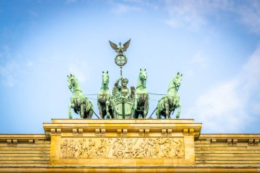 Brandenburg kapısı yaz günü, Berlin