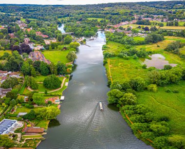 Thames nehrinin havadan görünüşü, İngiltere