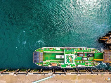 İskoçya 'nın batı kıyısında, Lochaber' da bulunan Mallaig limanının havadan görüntüsü.