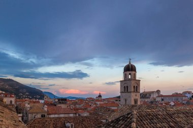 Hırvatistan 'da yaz aylarında Dubrovnik' in HDR manzarası