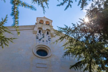 Yazın Baska Voda 'daki Hıristiyan kilisesi, Hırvatistan