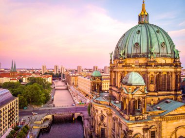 Berlinler gün batımından sonra Berlin