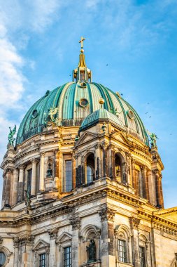 Akşamları Berlin 'de Berlinler.