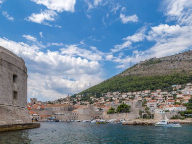 Yaz mevsiminde Dubrovnik limanı, Hırvatistan