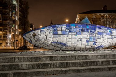 Gece vakti Belfast 'ın büyük balığı