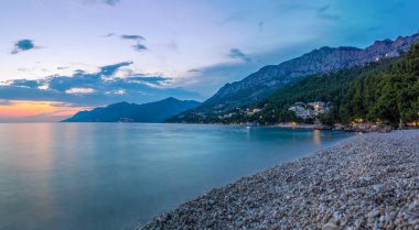 Yazın Adriyatik Denizi 'nde gün batımı