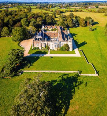 Somerset, İngiltere 'deki Lacock Manastırı' nın havadan görünüşü.