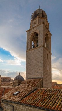 Hırvatistan 'da yaz aylarında Dubrovnik' in eski kent manzarası