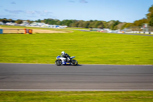 Moto Racing Het Engelse Platteland — Stockfoto