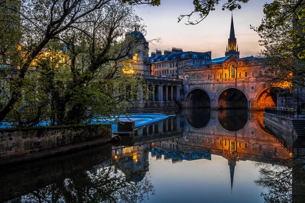 Βραδινή Θέα Της Γέφυρας Pulteney Στο Bath Αγγλία — Φωτογραφία Αρχείου