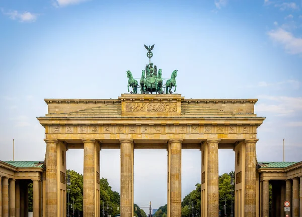 Brandenburger Tor Einem Sommertag Berlin — Stockfoto