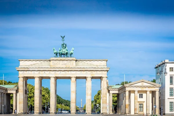 Brandenburgi Kapu Nyári Napon Berlin — Stock Fotó