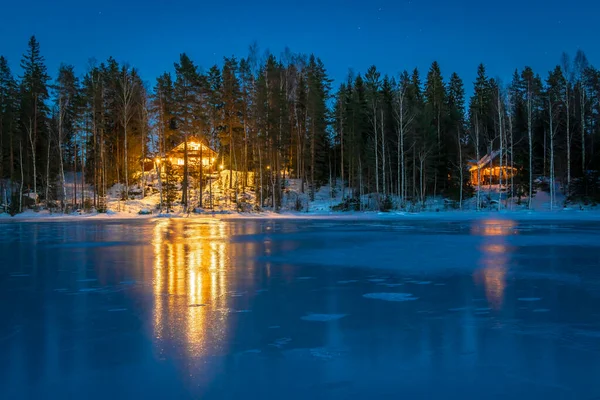 Maison Lac Dans Nuit Hiver — Photo