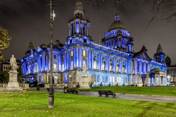 Ayuntamiento Belfast Noche Reino Unido —  Fotos de Stock