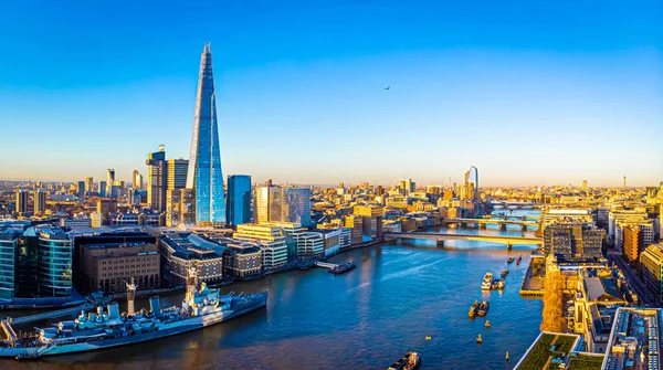 晴れた朝のロンドンの高層ビル群の眺め ロンドン — ストック写真