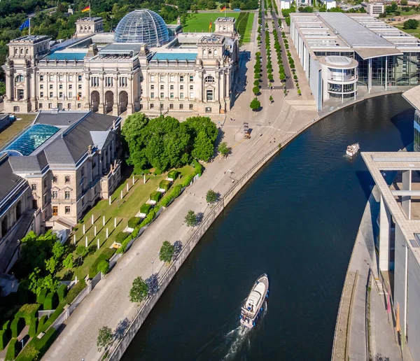 夏季德国国会大厦的空中景观 — 图库照片