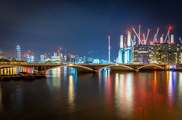 Batterijcentrale Nacht Londen — Stockfoto