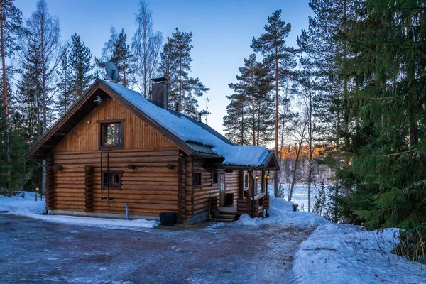 Houten Huis Winterbos — Stockfoto