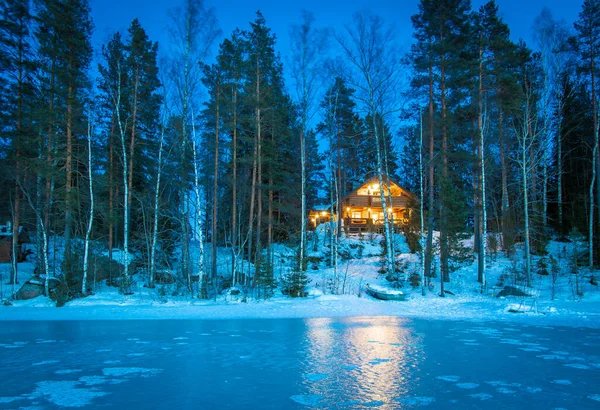 Maison Lac Dans Nuit Hiver — Photo