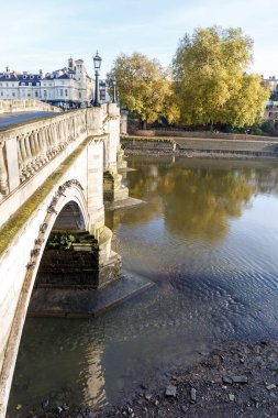 Richmond Köprüsü Sonbahar sabahında