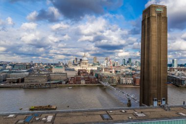 Londra, İngiltere 'de güneşli bir gün.