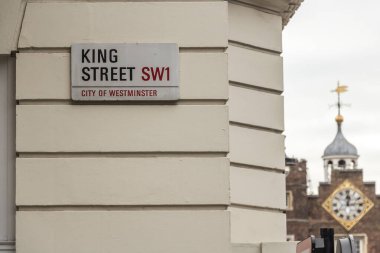 Ünlü binaların cepheleri ve Londra sokaklarının mimari detayları, şehir manzarası. 