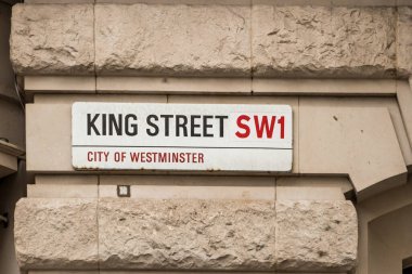 Ünlü binaların cepheleri ve Londra sokaklarının mimari detayları, şehir manzarası. 