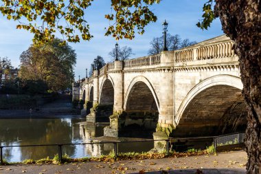 Richmond Köprüsü Sonbahar sabahında