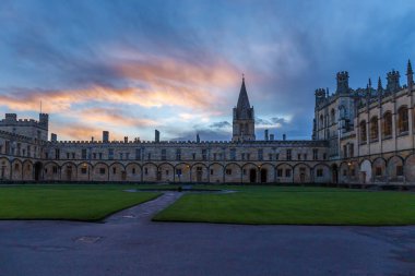Ünlü binalar ve Oxford 'un mimari detayları.