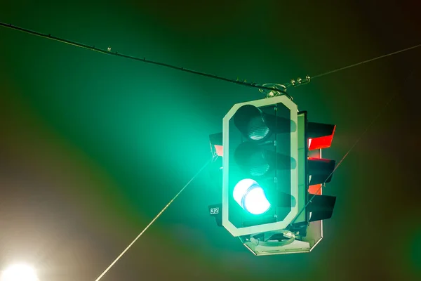 Luzes Trânsito Durante Noite Áustria — Fotografia de Stock