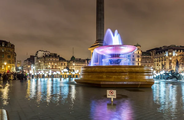 Larga Exposición Trafalgar Square Iluminado Londres Reino Unido — Foto de Stock