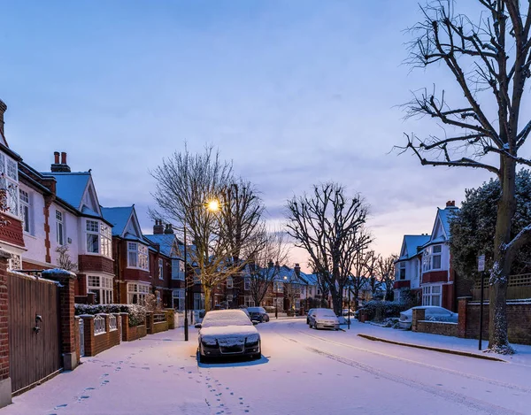 Wintersonnenaufgang Einem Verschneiten Vorort London Großbritannien — Stockfoto