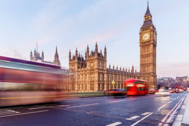 Parlamento Binası, kış sabahı erken saatlerde, Londra.